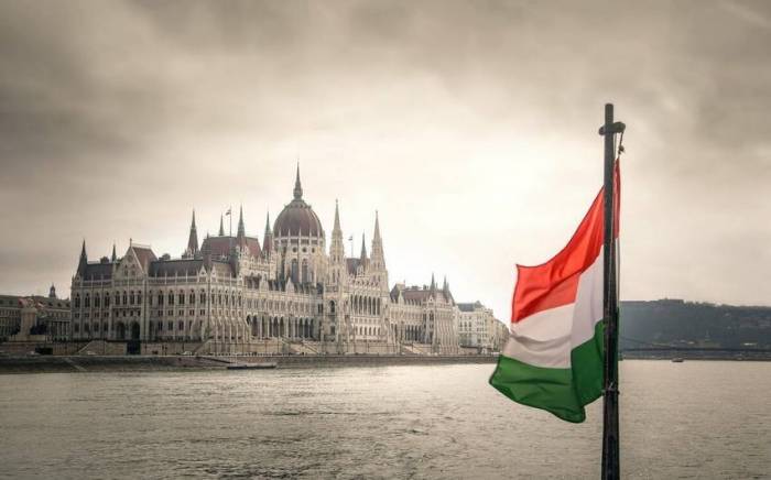 Macarıstan Putinlə bağlı geri addm atdı