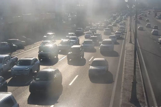 Babək prospektində ağır qəza: Sıxlıq yaranıb - FOTO