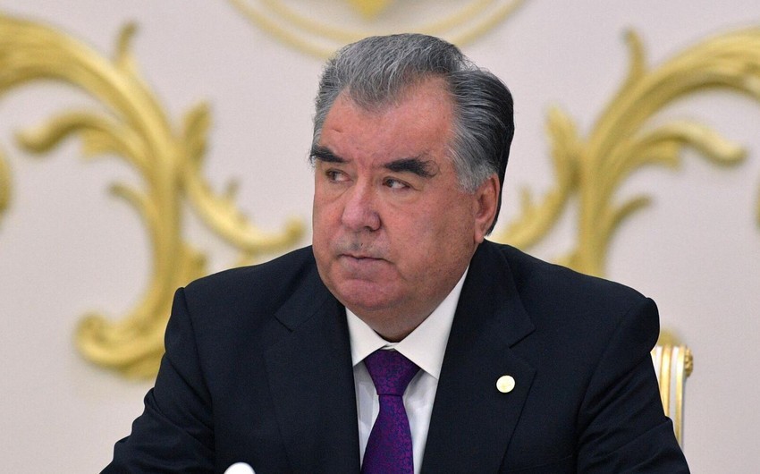 Tacikistan Prezidenti Ulu Öndərin məzarını ziyarət edib
