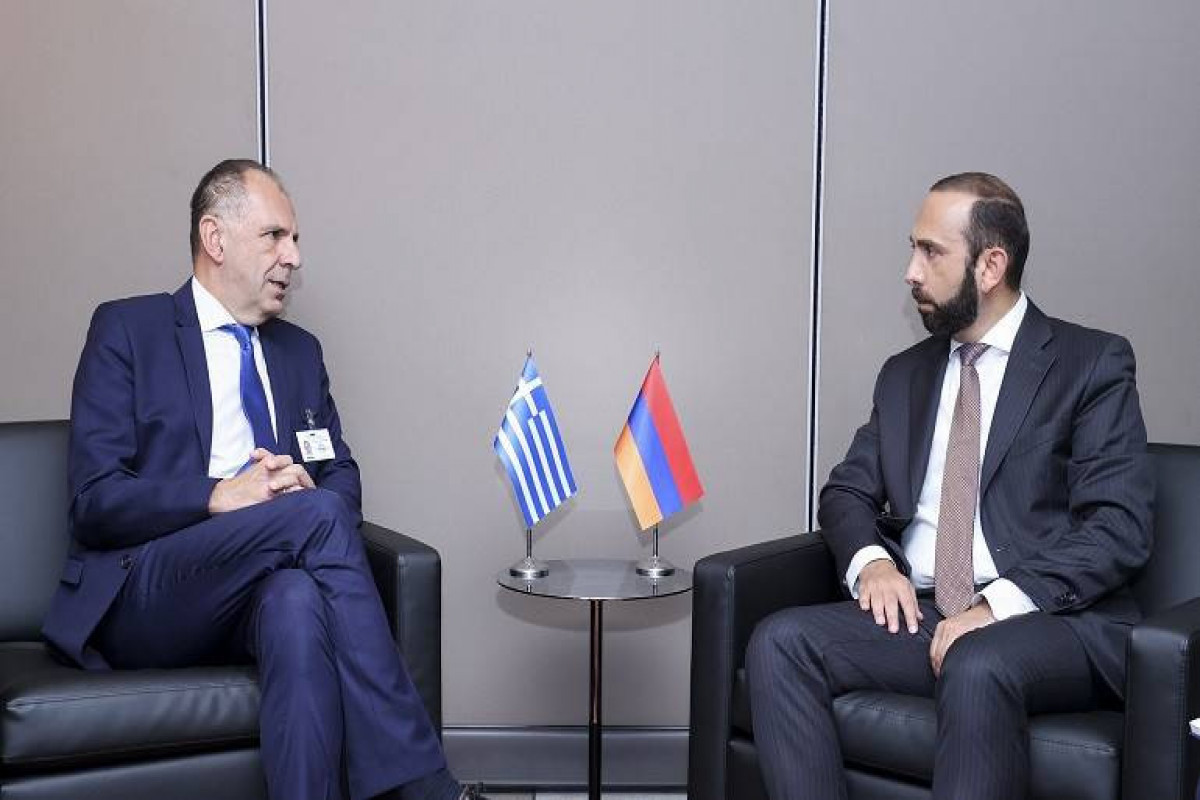 Ermənistan və Yunanıstan XİN rəhbərlərinin telefon danışığı olub