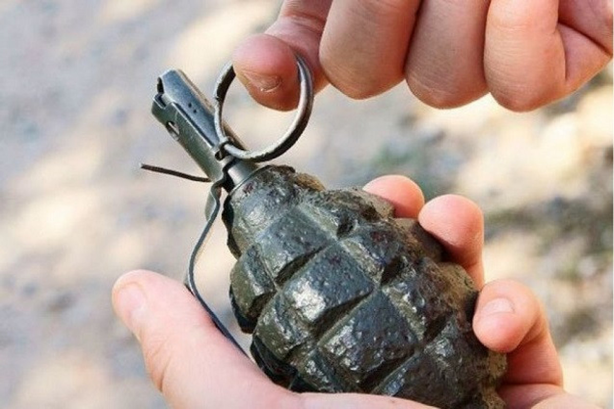 Çağırış məntəqəsinə qumbara atdı