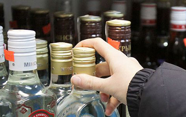 Azərbaycanda spirtli içki istehsalı artıb: Viski, araq, pivə..