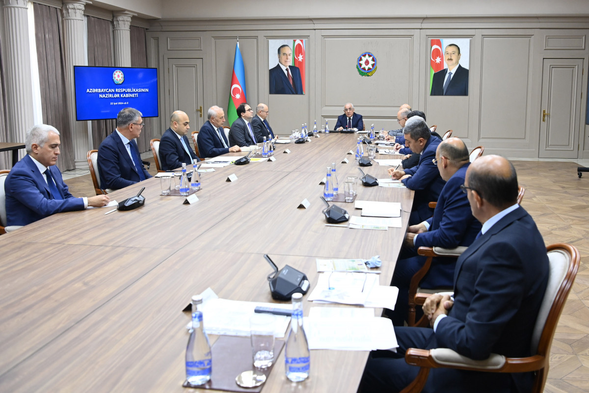 Əli Əsədov iclası keçirdi
