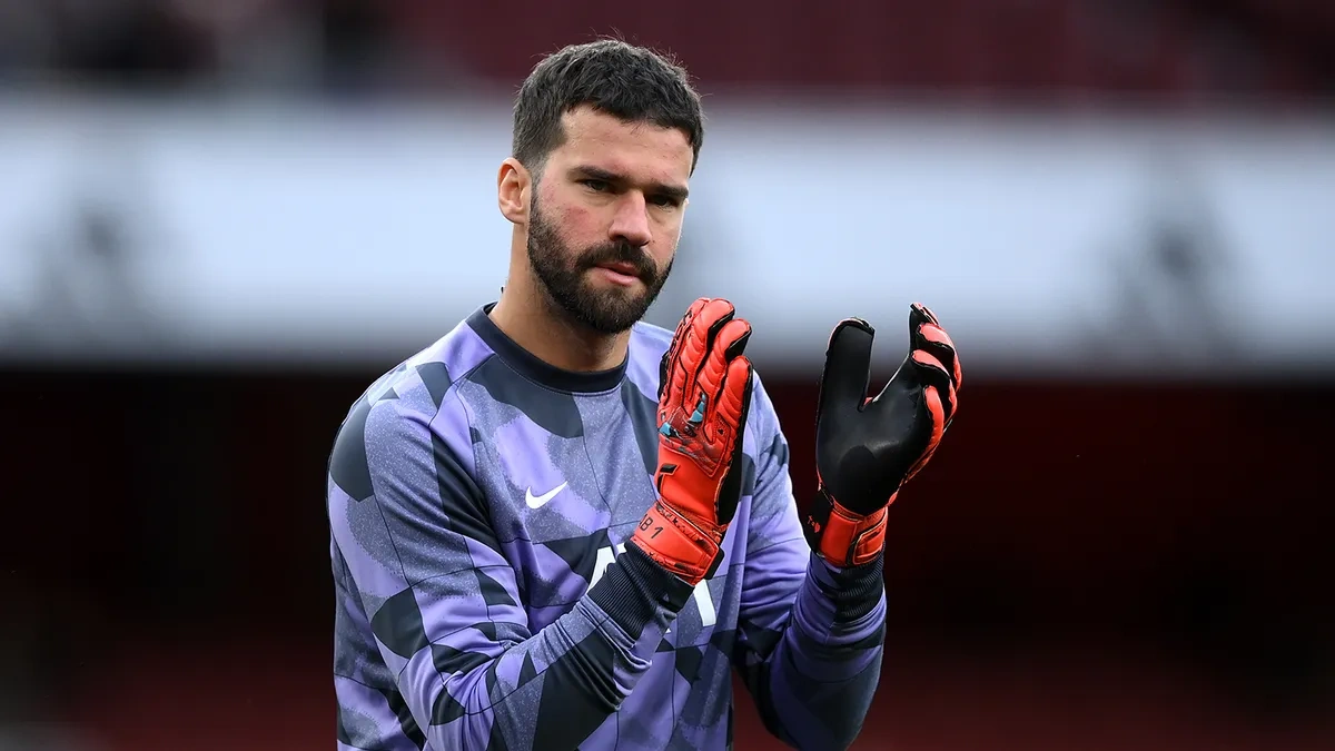 Alisson Bekker Braziliya millisinin düşərgəsindən ayrıldı