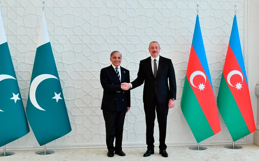 İlham Əliyev Pakistanın Baş naziri Şahbaz Şərifi təbrik edib