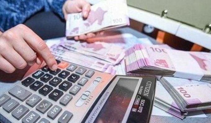 Ekspertdən iddia: “Müəllimlərin maaşı artmır”