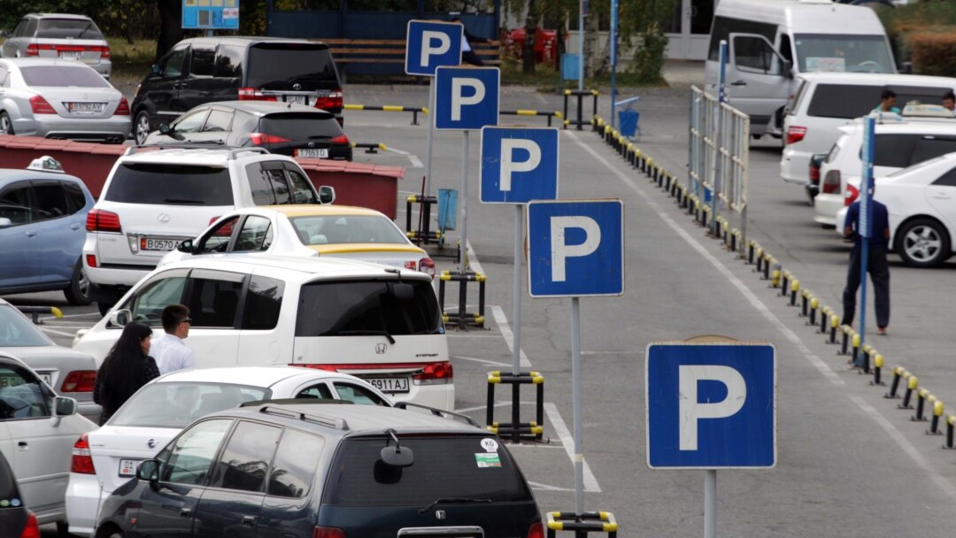 Bakıda maşından bahalı parklanma: Maaşın 60 faizi buna gedir - BİZİM HESABLAMA 