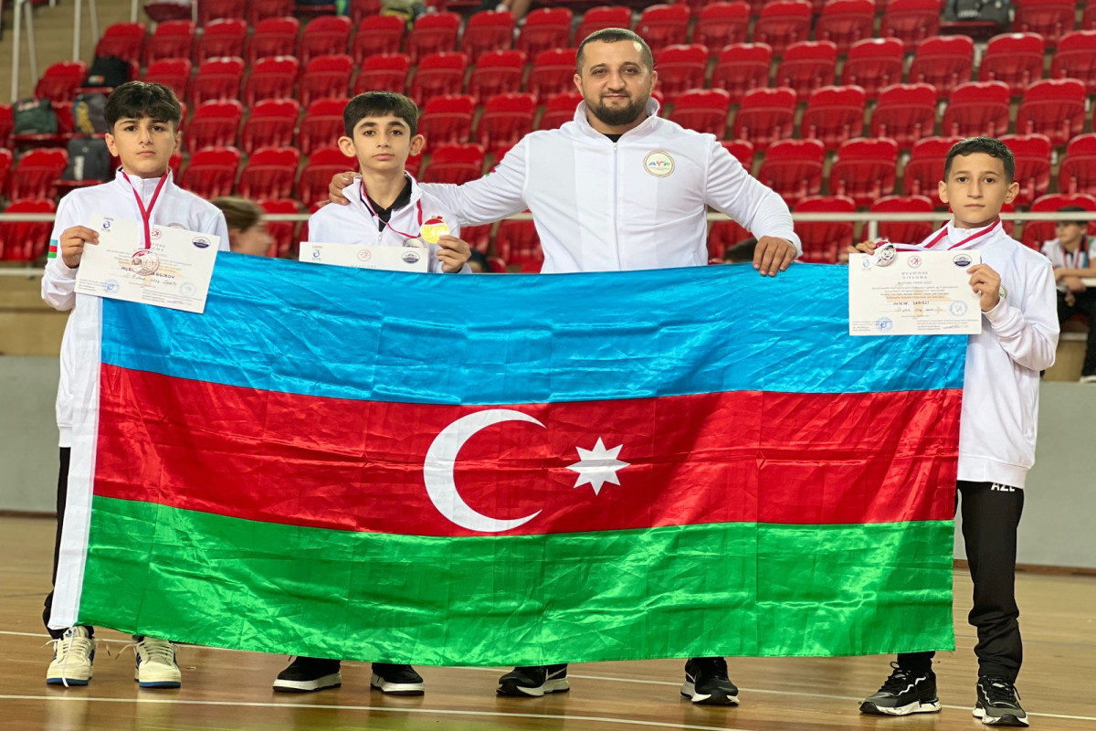 Azərbaycan taekvondoçuları Batumidə 12 medal qazanıb