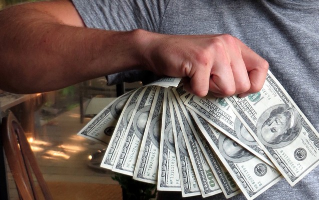 Azərbaycanda “qara bazar” dirçəlib: “1 milyon dolları da...”