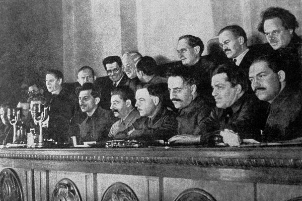 90 il əvvəlin bu günü: Stalinin zala tuşladığı silah və ya “Böyük Terror” belə başladı - FOTOLAR