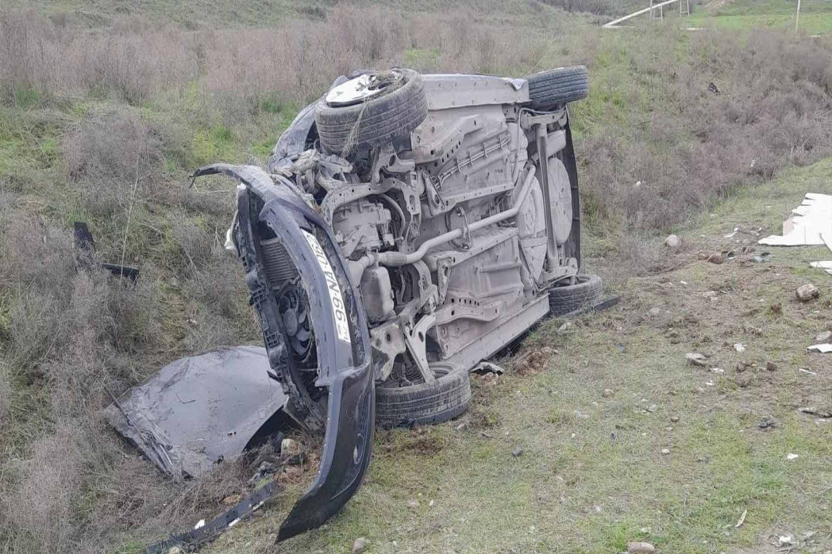 Bakı-Quba yolunda maşın aşıb, bir nəfər xəsarət alıb