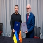 Zelenski Şimali Makedoniya lideri ilə görüşdü