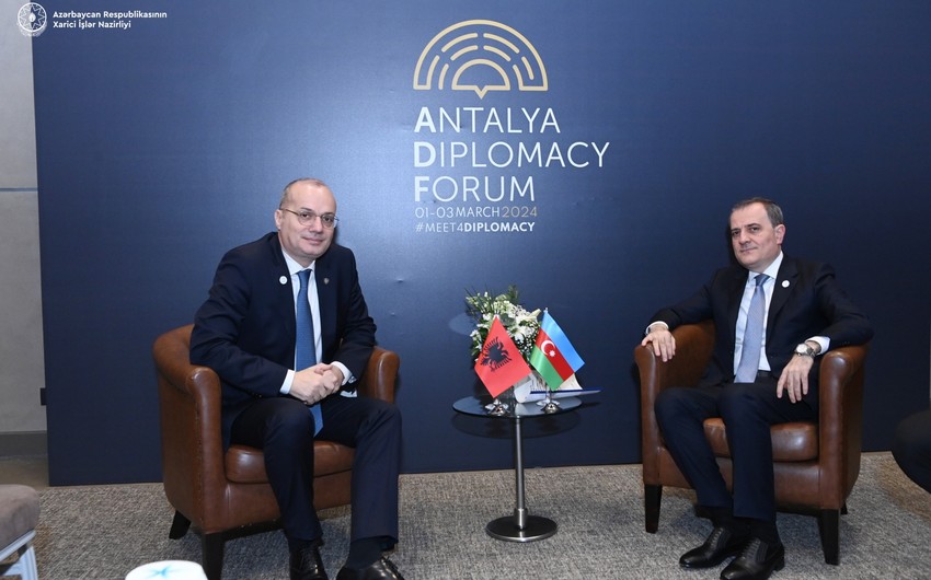 Ceyhun Bayramov Türkiyədə albaniyalı həmkarı ilə görüşüb