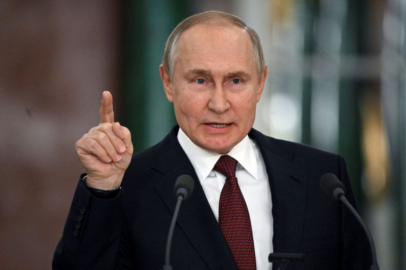 Putin: “Rusiya nüvə silahından istifadəyə hazırdır”