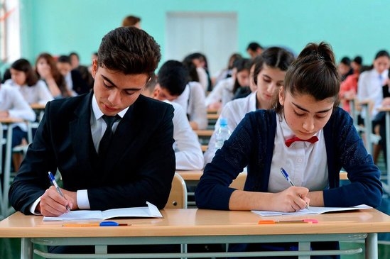Maksimum nəticə göstərən Bakı məktəbliləri - FOTOLAR