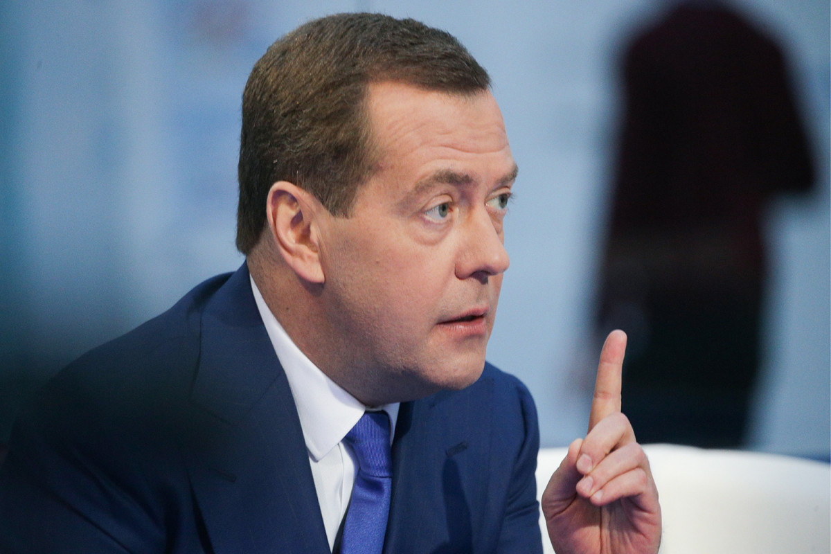 Medvedyev: "Ukrayna artıq terrorçu dövlətə çevrilib"