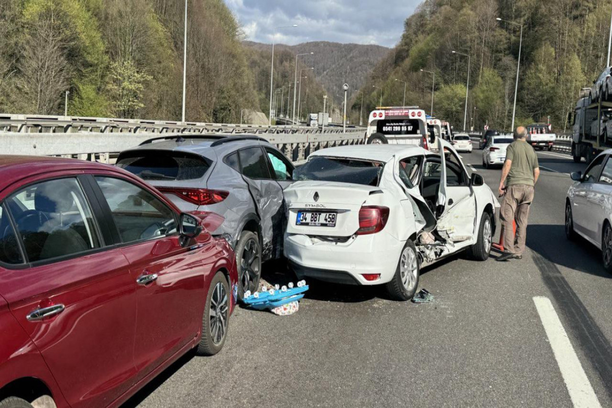 Türkiyədə bayram günlərində 48 nəfər yol qəzalarında ölüb