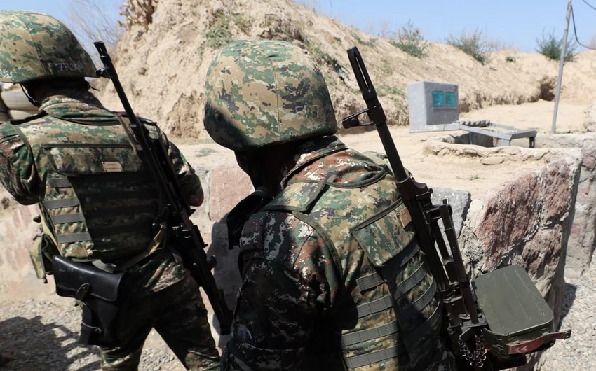 Ermənistan Ordusunun hərbçiləri yol qəzasına düşüb