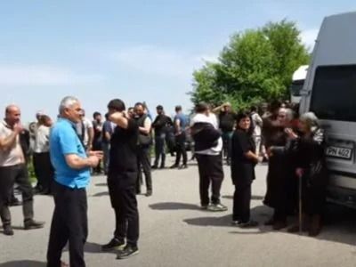 Ermənilər Xeyrimli-Aşağı Əskipara yolunu bağladılar - VİDEO