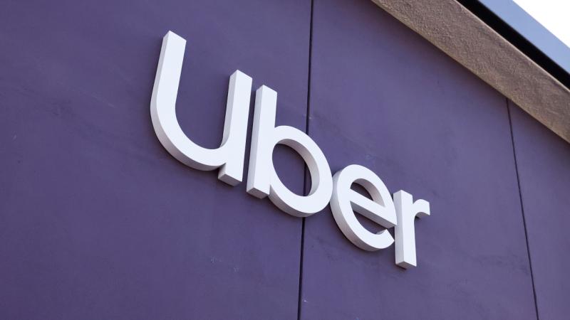 Taksi sürücüləri “Uber”i məhkəməyə verdi