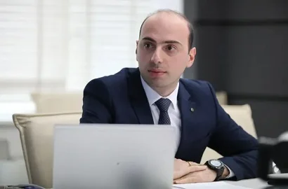 Nazir istefa verdi: Qalmaqallı qanuna görə