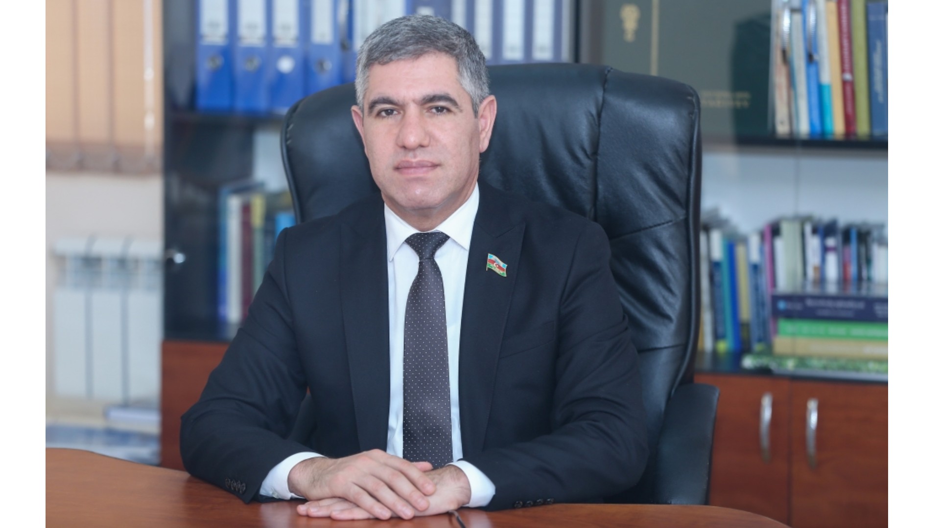 Deputat: “Maaş az olduğuna görə kişlər...”
