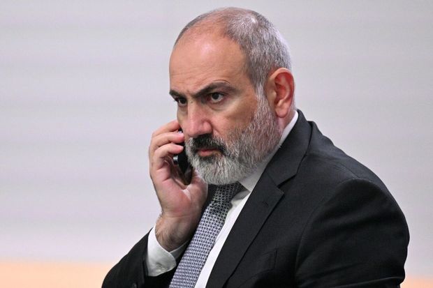 Paşinyan sülhdən yayınmaq üçün təlimat alır