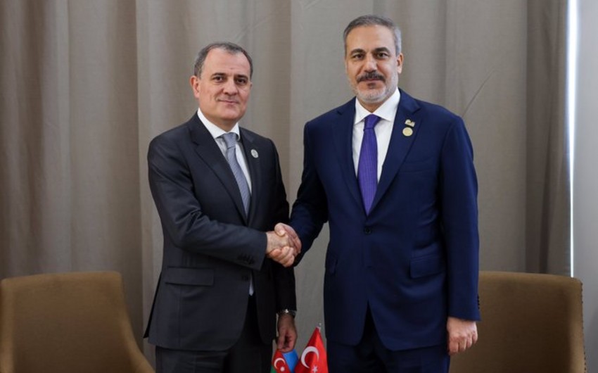 Ceyhun Bayramov Hakan Fidanla müzakirə apardı