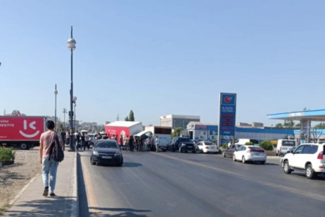 Bakıda zəncirvari qəza tıxaca səbəb oldu - FOTOLAR