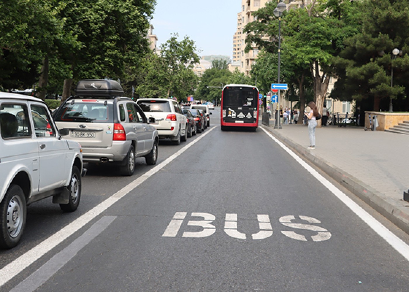 Avtobus və velosiped zolağına çıxanların nəzərinə
