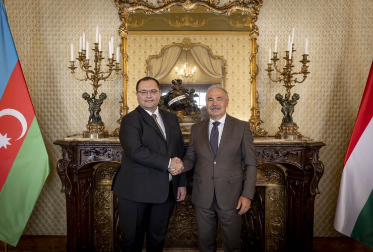 Macarıstan naziri Bakıya gələcək