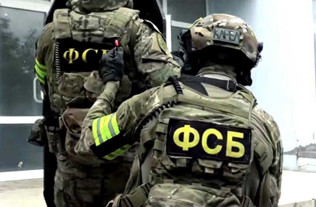 Kilsəni yandırmaq istədilər