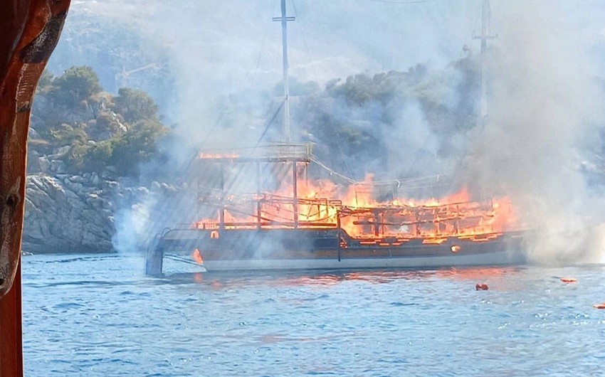 Marmaris sahillərində turist gəmisində yanğın olub