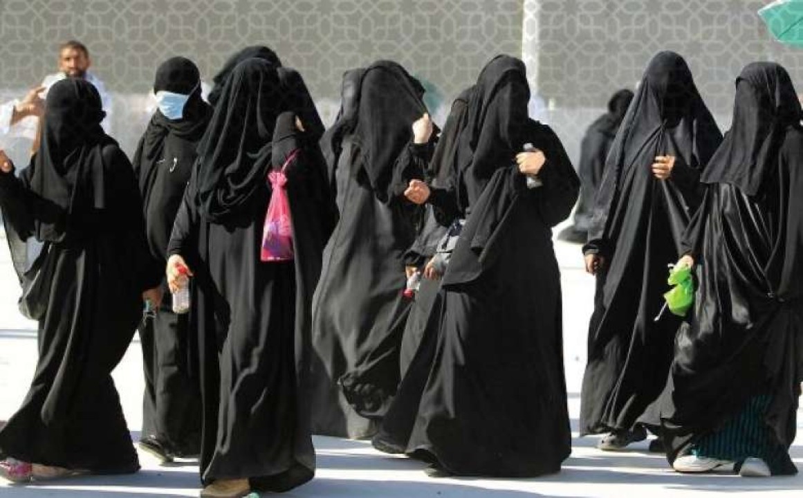İran hakimiyyəti “Hicab qanunu”ndan imtina etdi