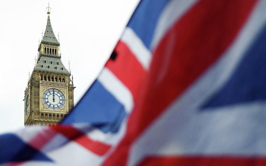 Britaniyaya keçən qanunsuz miqrantların sayı açıqlanıb