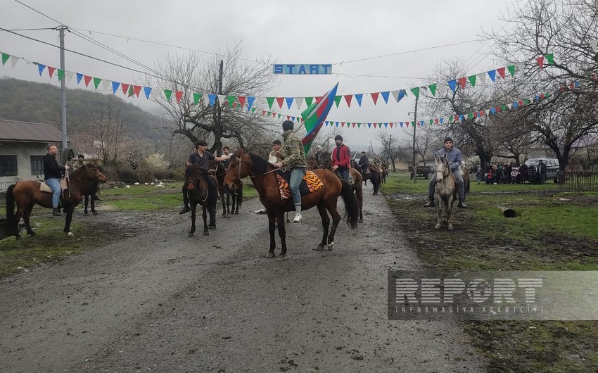 Qaxın Əmbərçay kəndində Novruz şənliklərində at yarışları keçirilib - FOTOLAR