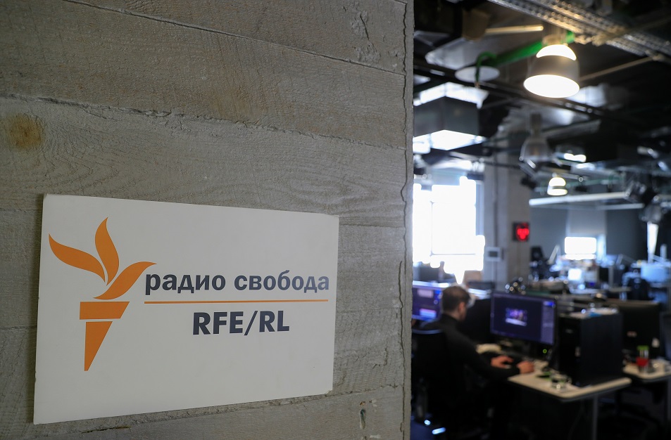 “Azadlıq radiosu”nun rus dilində yayımı dayandırıldı