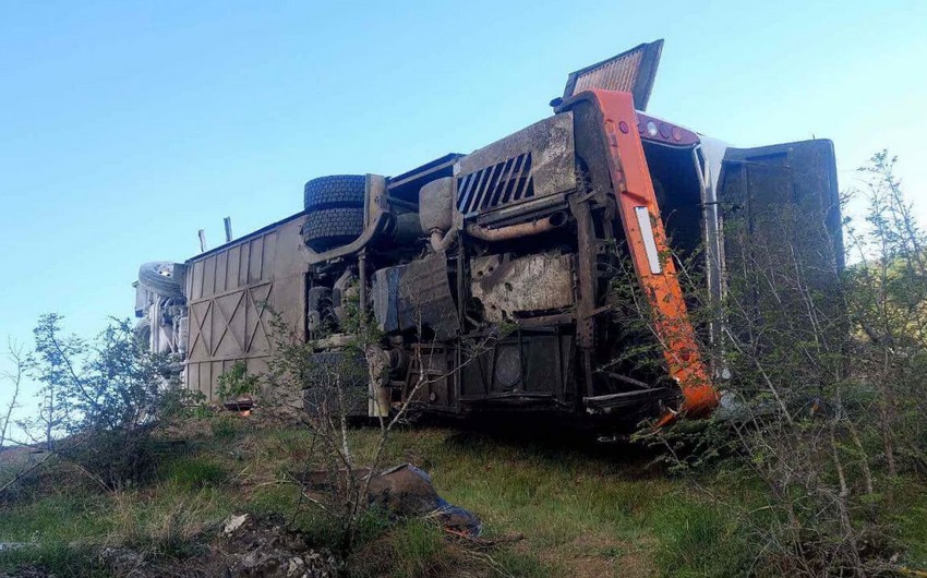 Ermənistanda İrana məxsus yük maşını aşıb