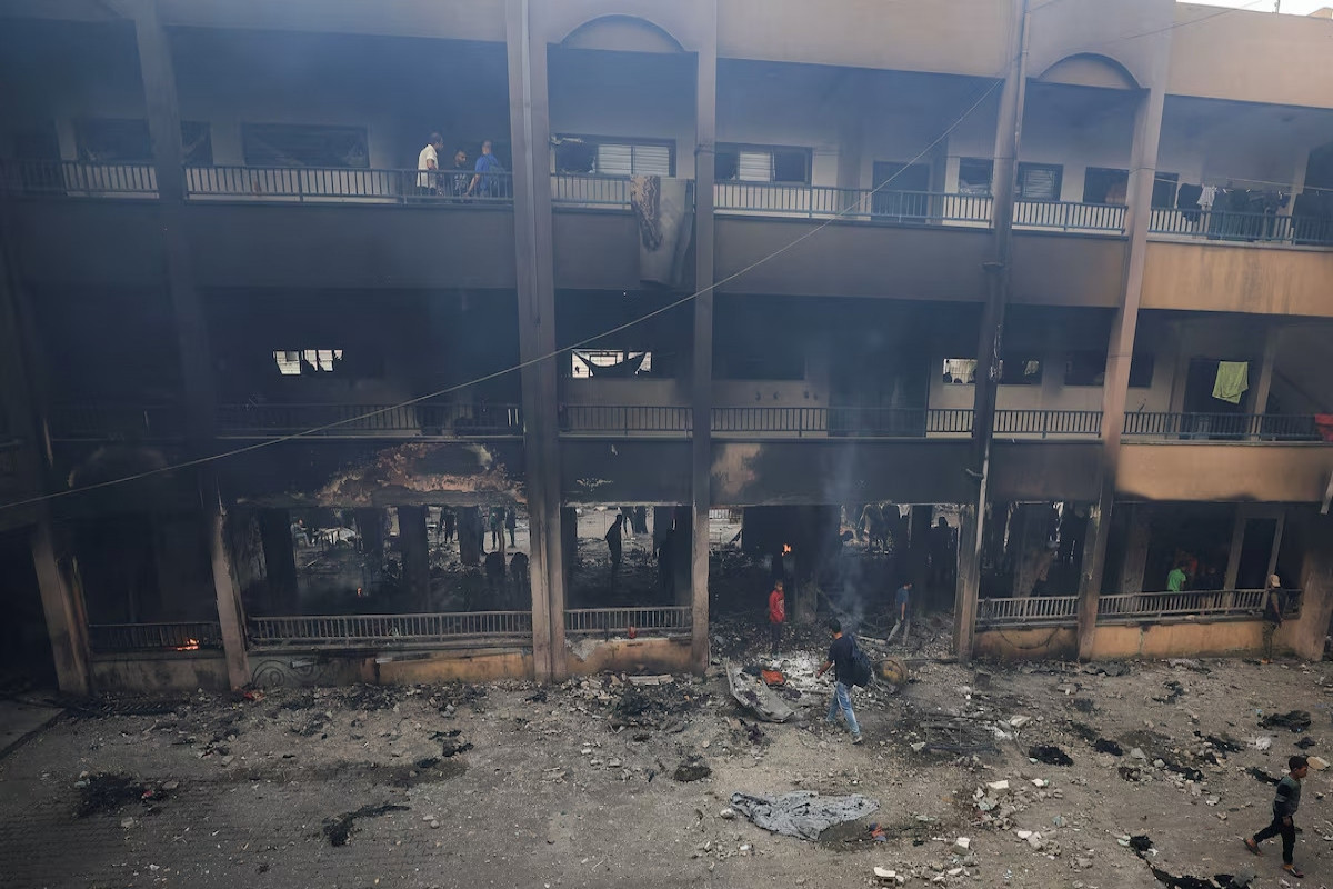 İsrail Qəzzanın şimalında məktəbi bombalayıb: 10 nəfər ölüb