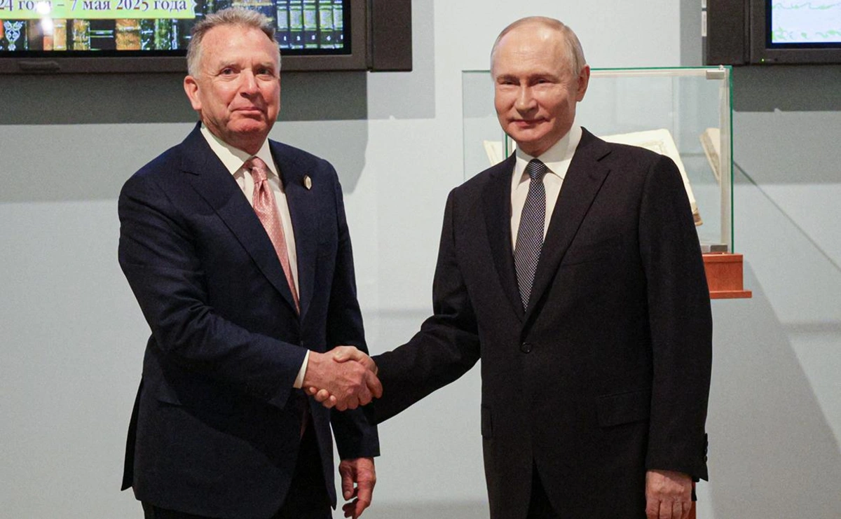 Putin Kremldə Vitkofla danışıqlar aparır