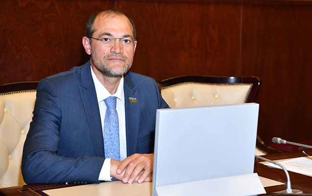 Deputat: “Bu gün də evi su içində qalan və qapısı döyülməyən vətəndaşlar var”