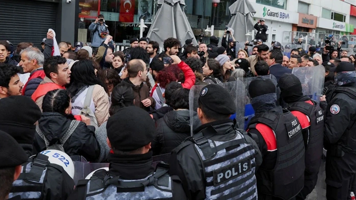 İstanbulda 1 May aksiyaları zamanı qarşıdurma: Saxlanılanlar var