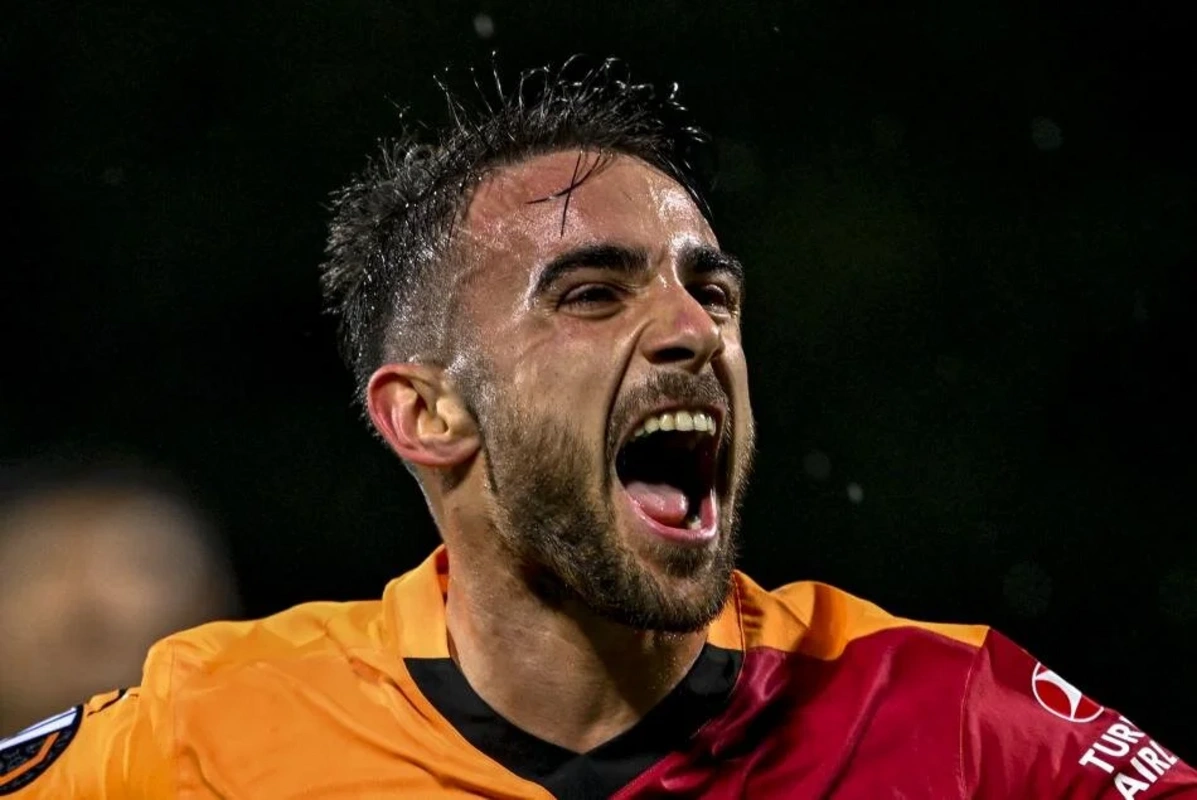 "Qalatasaray" Yunus Akgünün maaşını artıracaq