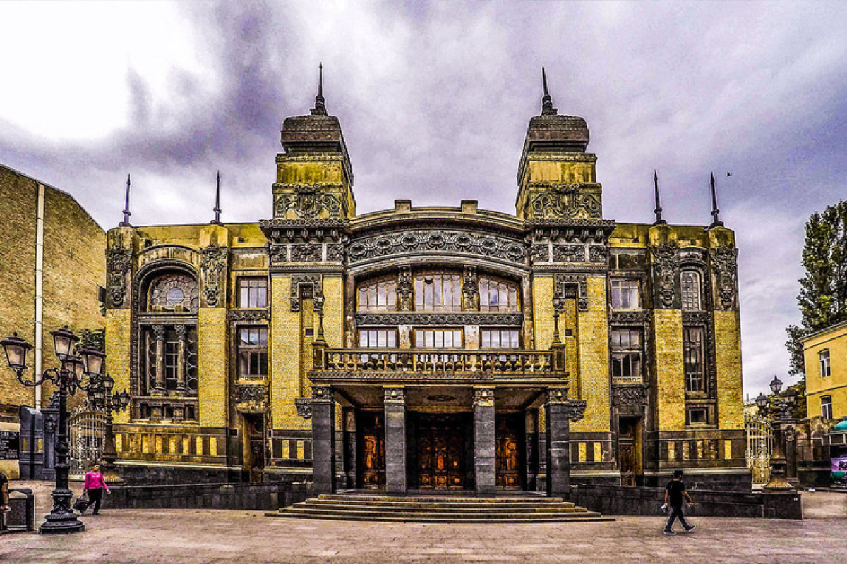 Nazir Opera və Balet Teatrının direktor müavini işdən çıxardı