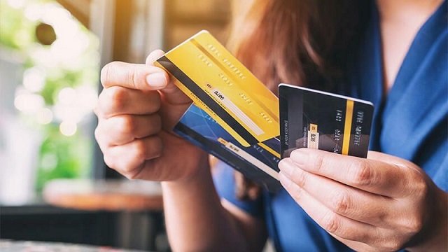 Vətəndaşların bank kartlarından 27 min manat oğurlandı