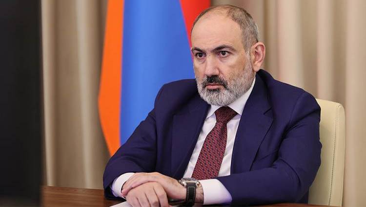 Paşinyan Dövlət Televiziyasının rəhbərini işdən qovdu