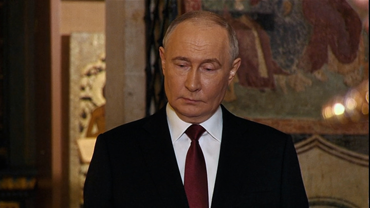 Putin: “İlk dəfə həyatımda onda diz çökdüm”