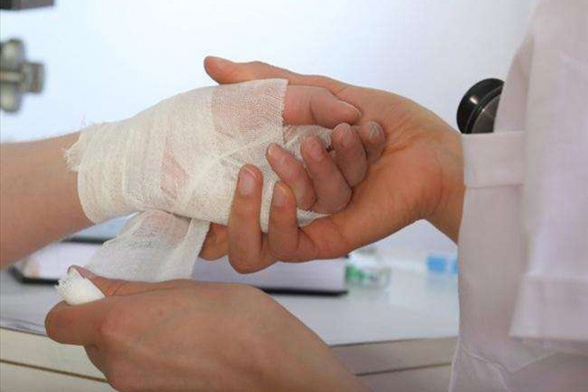 Gəncədə qadın özünə kəsici alətlə xəsarət yetirib