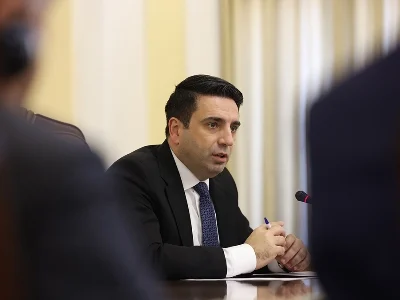 Simonyandan biabırçılığın etirafı: “Elə bilirdik ki, müharibədə ruslara zəng edəcəyik və..."