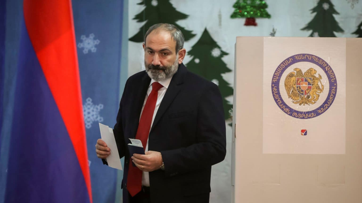 Paşinyanın kreslosu laxlayır: Ya koalisiya, ya məğlubiyyət